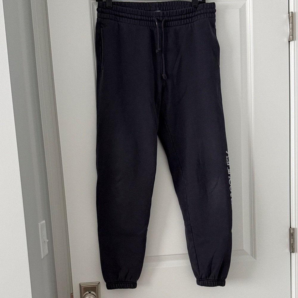 ARITZIA TNA Women's navy charcoal sweatpants